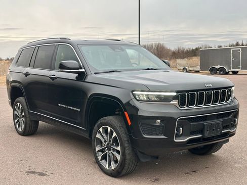 Used 2021 Jeep Grand Cherokee L Overland w/ Advanced Protech Group III image 7