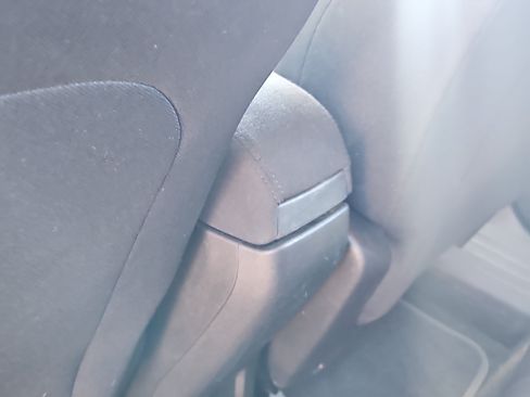 Used 2015 Jeep Renegade Sport w/ Power & Air Group FWD image 9