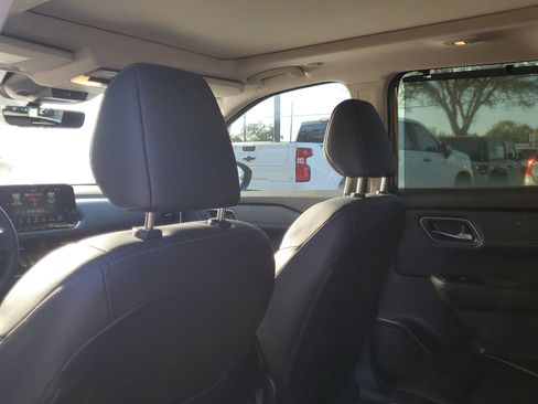 Used 2023 Nissan Rogue Platinum w/ Platinum Premium Package image 13