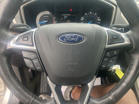 Used 2013 Ford Fusion SE FWD image 22