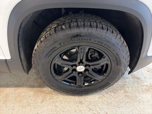 Used 2023 GMC Acadia AT4 w/ Preferred Package image 11