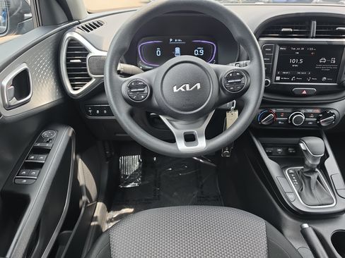 Certified 2025 Kia Soul LX FWD image 13