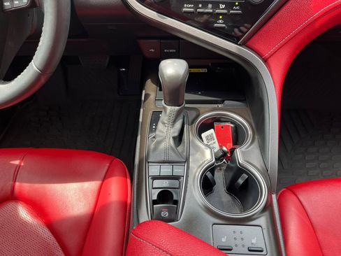 Used 2022 Toyota Camry XSE FWD image 22