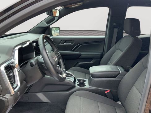 Used 2024 GMC Canyon Elevation w/ Convenience Package AWD/4WD image 8