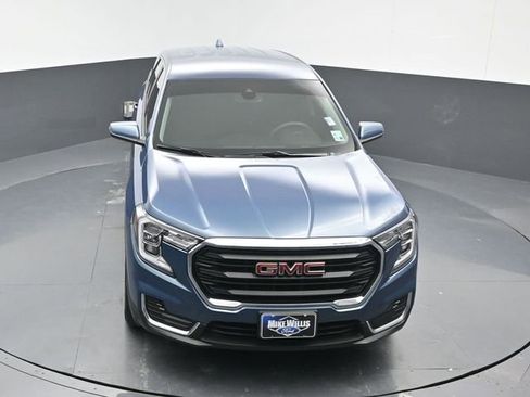Used 2024 GMC Terrain SLE image 10