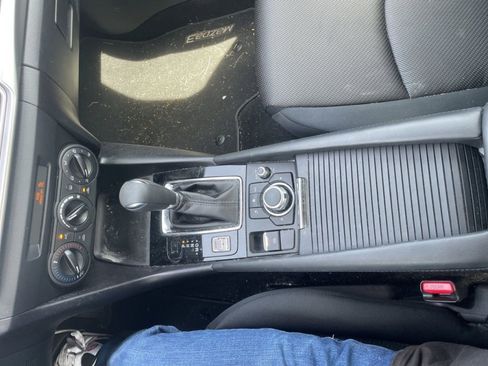 Used 2017 MAZDA MAZDA3 Sport FWD image 13
