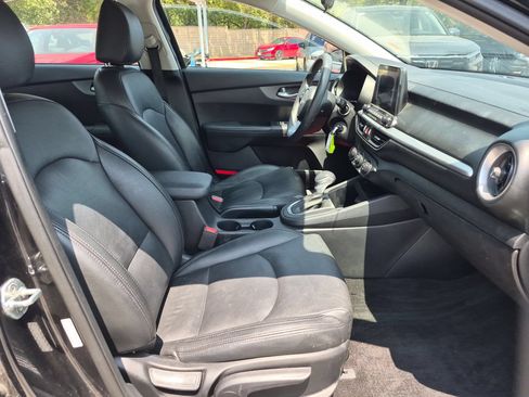 Used 2020 Kia Forte LXS FWD image 27