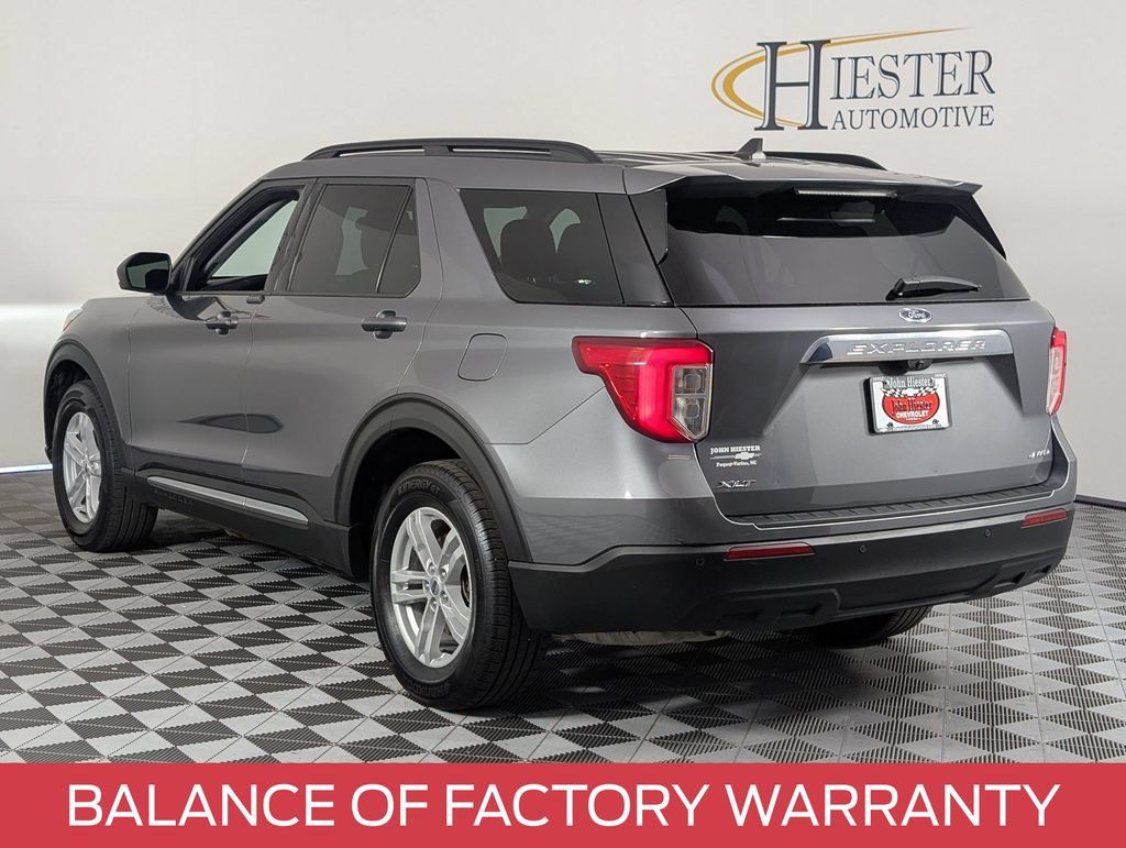 Used 2023 Ford Explorer XLT AWD/4WD image 5