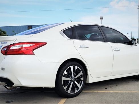Used 2016 Nissan Altima 3.5 SR FWD image 4