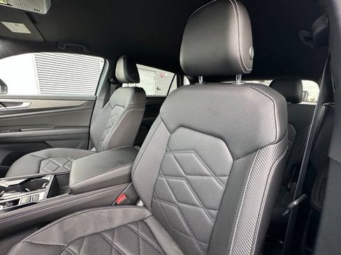 Certified 2024 Volkswagen Atlas Cross Sport SE AWD/4WD image 28
