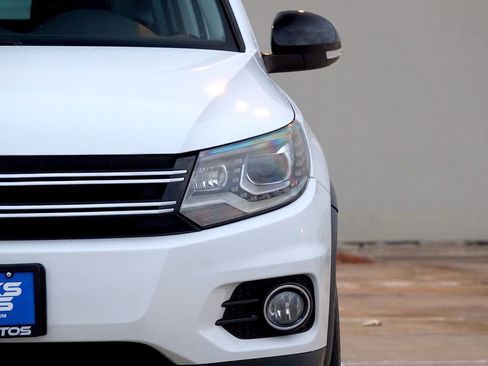 Used 2017 Volkswagen Tiguan Sport image 20