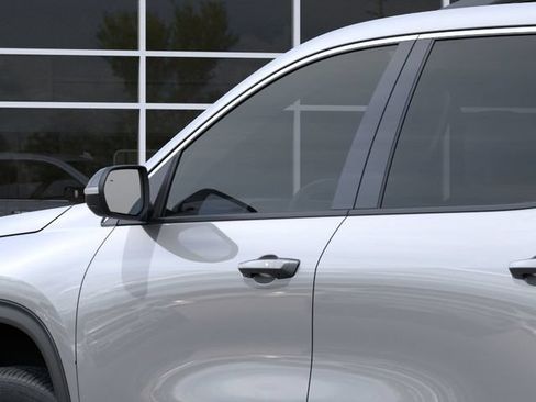 New 2026 Chevrolet Traverse LT w/ Driver Confidence Package FWD image 12