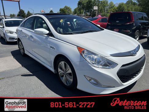 Used 2015 Hyundai Sonata Limited w/ Option Group 02 FWD image 1