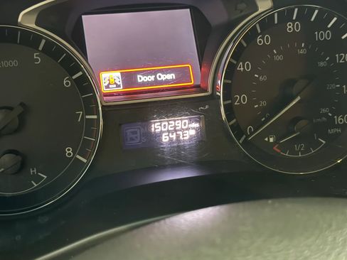 Used 2014 Nissan Pathfinder S image 20