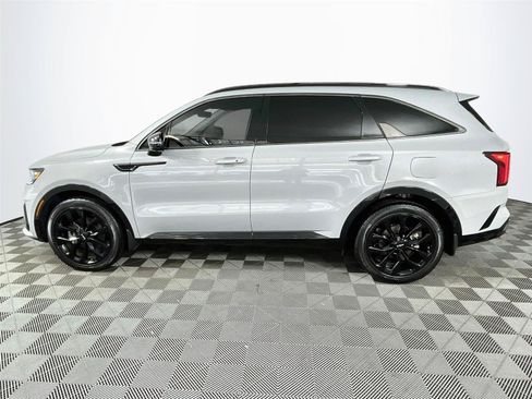 Certified 2022 Kia Sorento SX FWD image 4