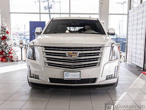 Used 2019 Cadillac Escalade ESV Platinum image 3