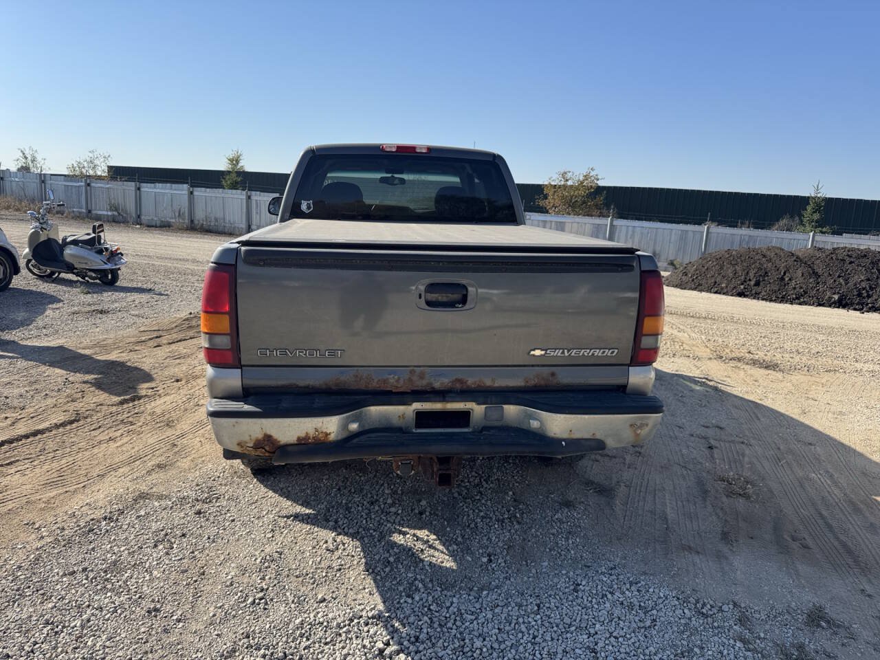 Used 2000 Chevrolet Silverado 1500 LS w/ Off-Road Chassis Pkg AWD/4WD image 4