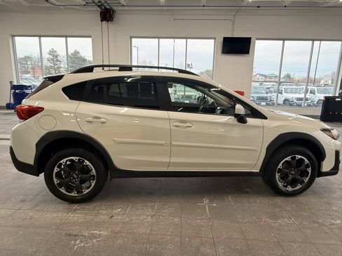 Used 2021 Subaru Crosstrek 2.0i Premium image 8