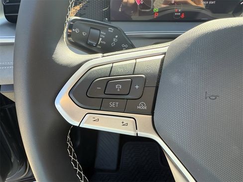 New 2026 Volkswagen Tiguan SE image 16