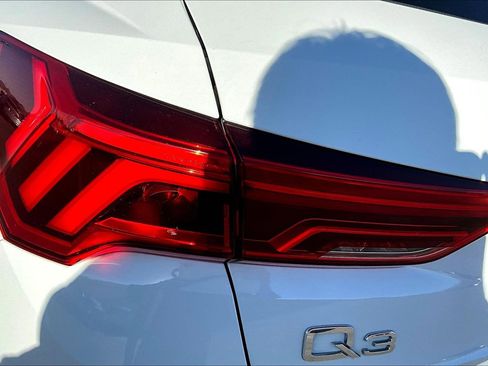 Used 2019 Audi Q3 2.0T Premium Plus image 31