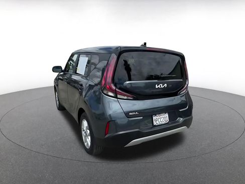 Used 2025 Kia Soul LX w/ LX Technology Package FWD image 11