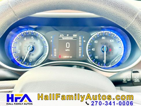 Used 2021 Chrysler Voyager Lxi image 19