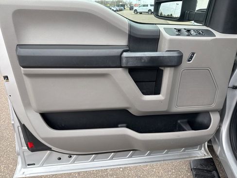 Used 2017 Ford F250 XL w/ Power Equipment Group RWD image 9