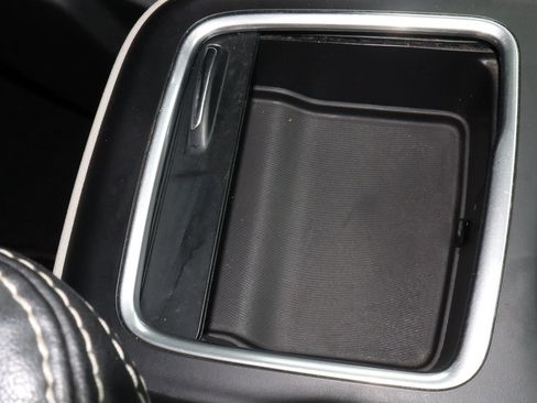 Used 2022 Chrysler Pacifica Touring-L FWD image 24