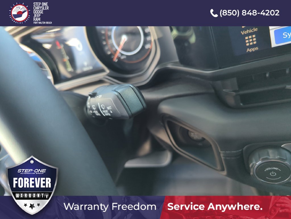 Used 2025 Jeep Wrangler Unlimited Rubicon AWD/4WD image 23