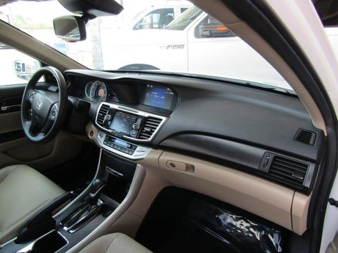 Used 2015 Honda Accord EX-L image 11