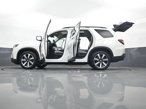 Used 2024 Honda Pilot Touring image 35