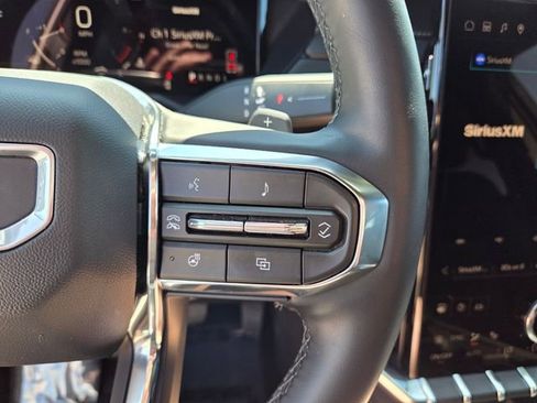 Used 2025 GMC Acadia Elevation FWD image 32