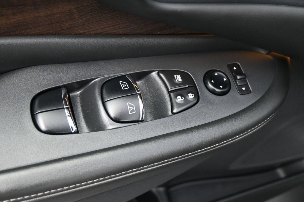 Used 2020 Nissan Murano Platinum w/ Cargo Package AWD/4WD image 3