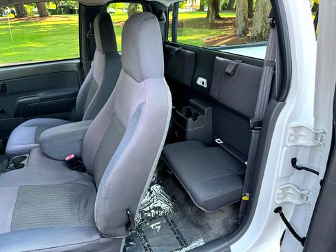 Used 2006 Chevrolet Colorado LT image 11