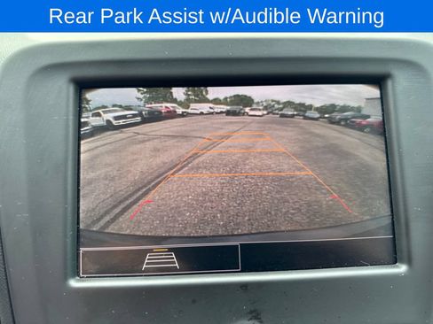 Used 2022 Chevrolet Equinox LS w/ LS Convenience Package FWD image 11