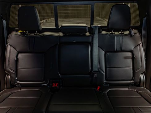 Used 2023 Chevrolet Silverado 3500 High Country image 27