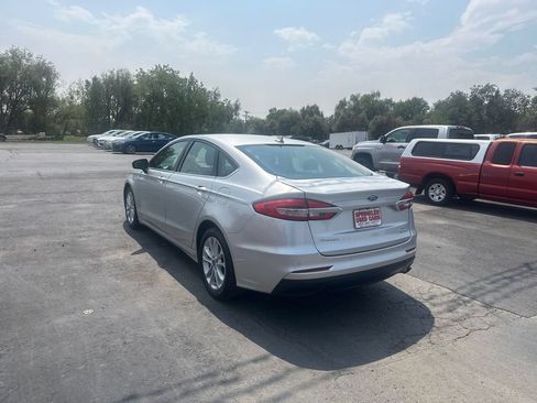 Used 2019 Ford Fusion SE FWD image 14