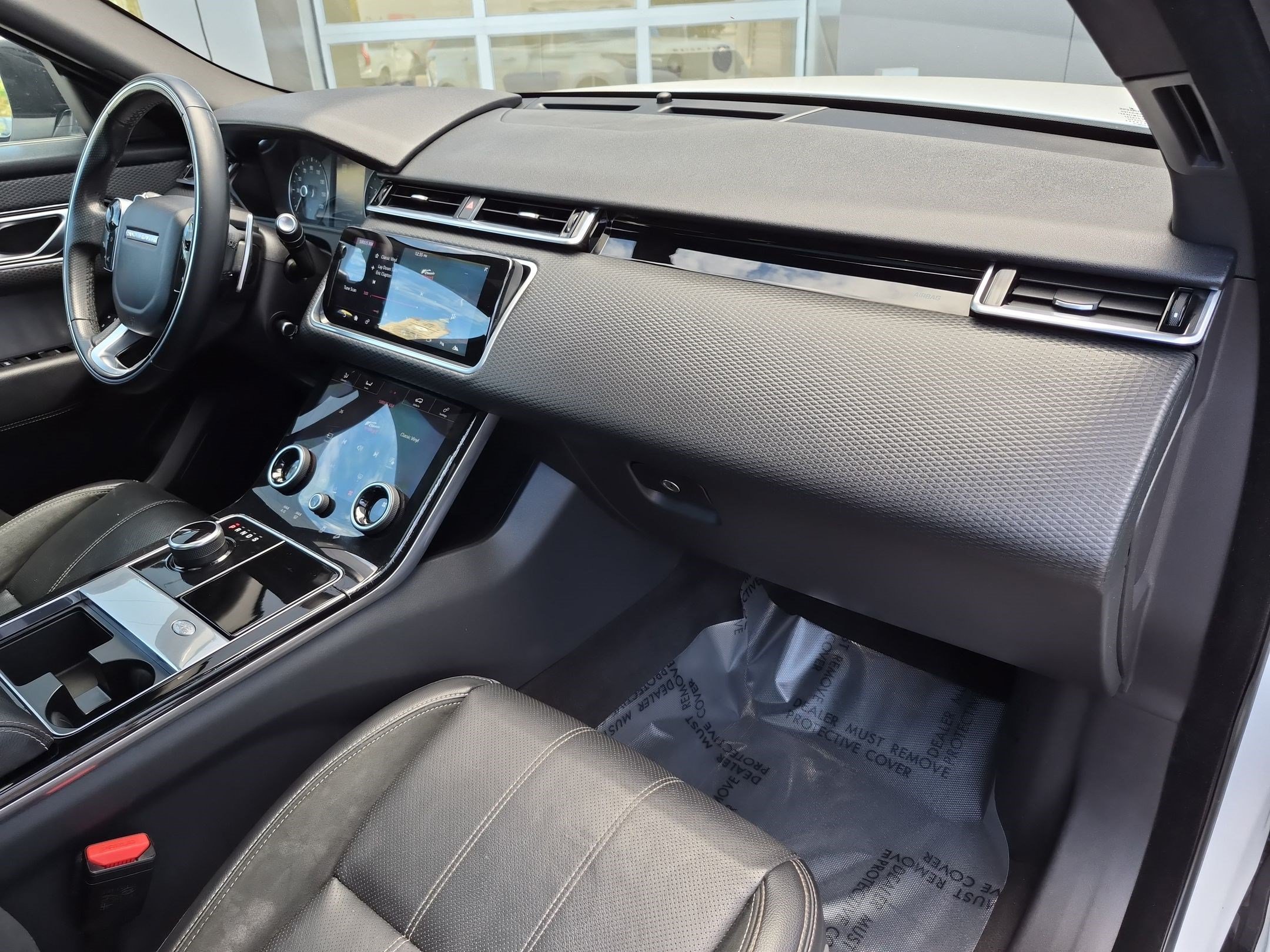 Used 2020 Land Rover Range Rover Velar R-Dynamic S AWD/4WD image 35