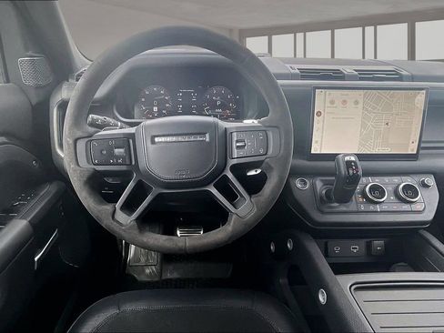 Used 2023 Land Rover Defender 110 V8 image 5