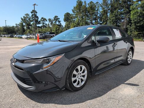Used 2023 Toyota Corolla LE FWD image 4