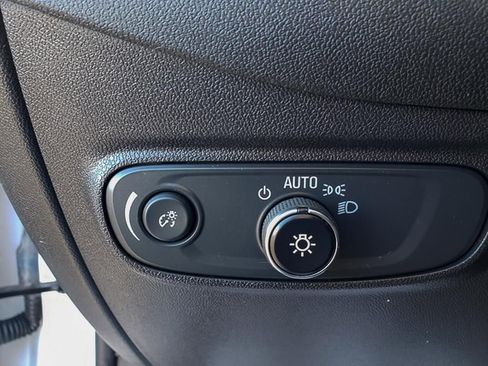 Used 2023 Chevrolet Equinox LS image 13