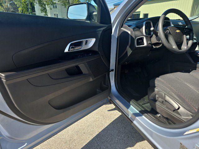 Used 2015 Chevrolet Equinox LS AWD/4WD image 17