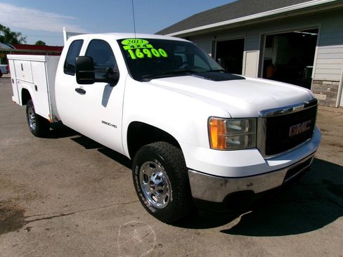Used 2013 GMC Sierra 2500 W/T AWD/4WD image 11