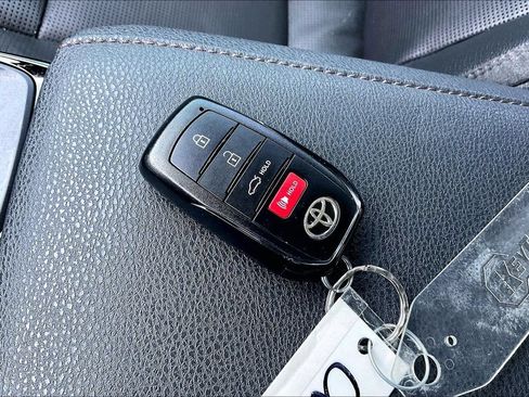 Used 2025 Toyota Camry XLE w/ Premium Plus Package AWD/4WD image 36