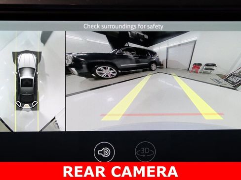 Used 2021 Jaguar XF R-Dynamic SE image 18