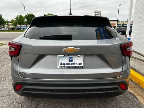 New 2026 Chevrolet Trax LS w/ LS Convenience Package FWD image 4