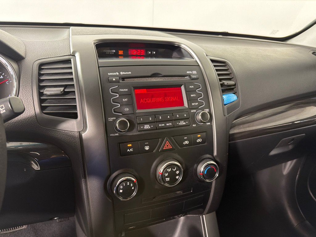 Used 2013 Kia Sorento LX FWD image 12