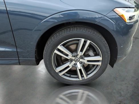 Used 2019 Volvo XC60 T6 Momentum w/ Advanced Package AWD/4WD image 10