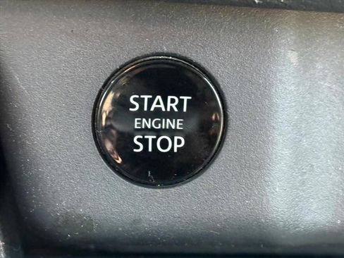 Used 2025 Nissan Rogue S AWD/4WD image 12