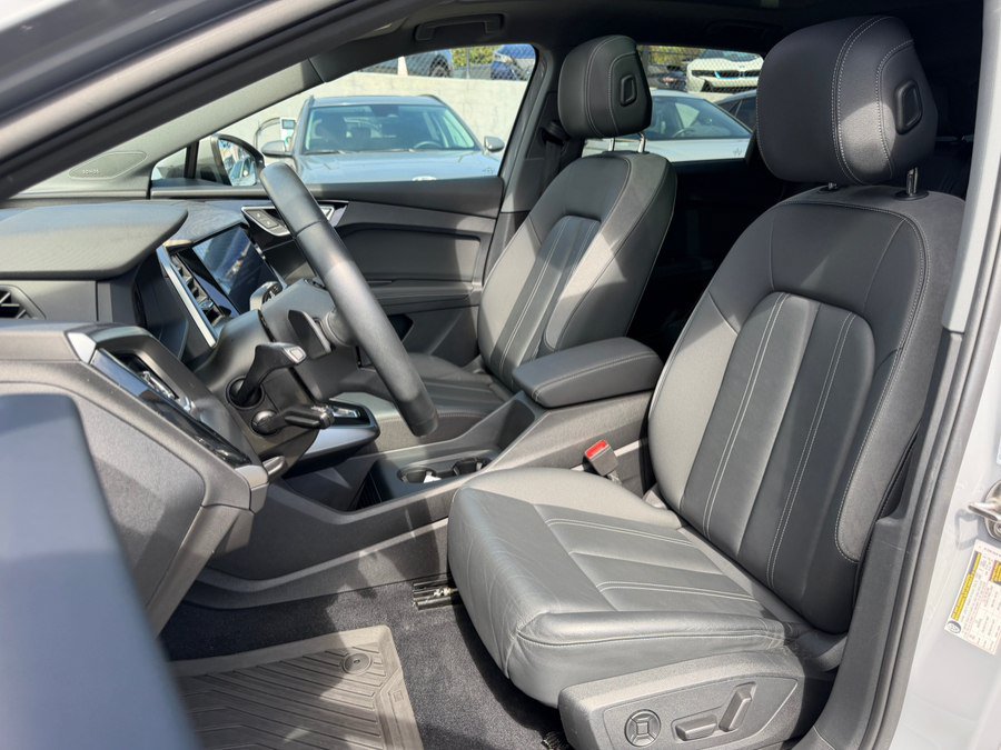 Used 2023 Audi Q4 e-tron Prestige AWD/4WD image 18